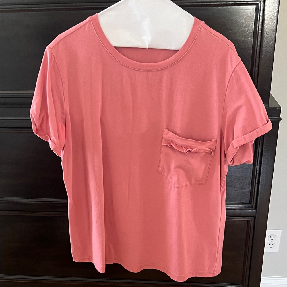 T-Shirt with ruffle‎ Pocket